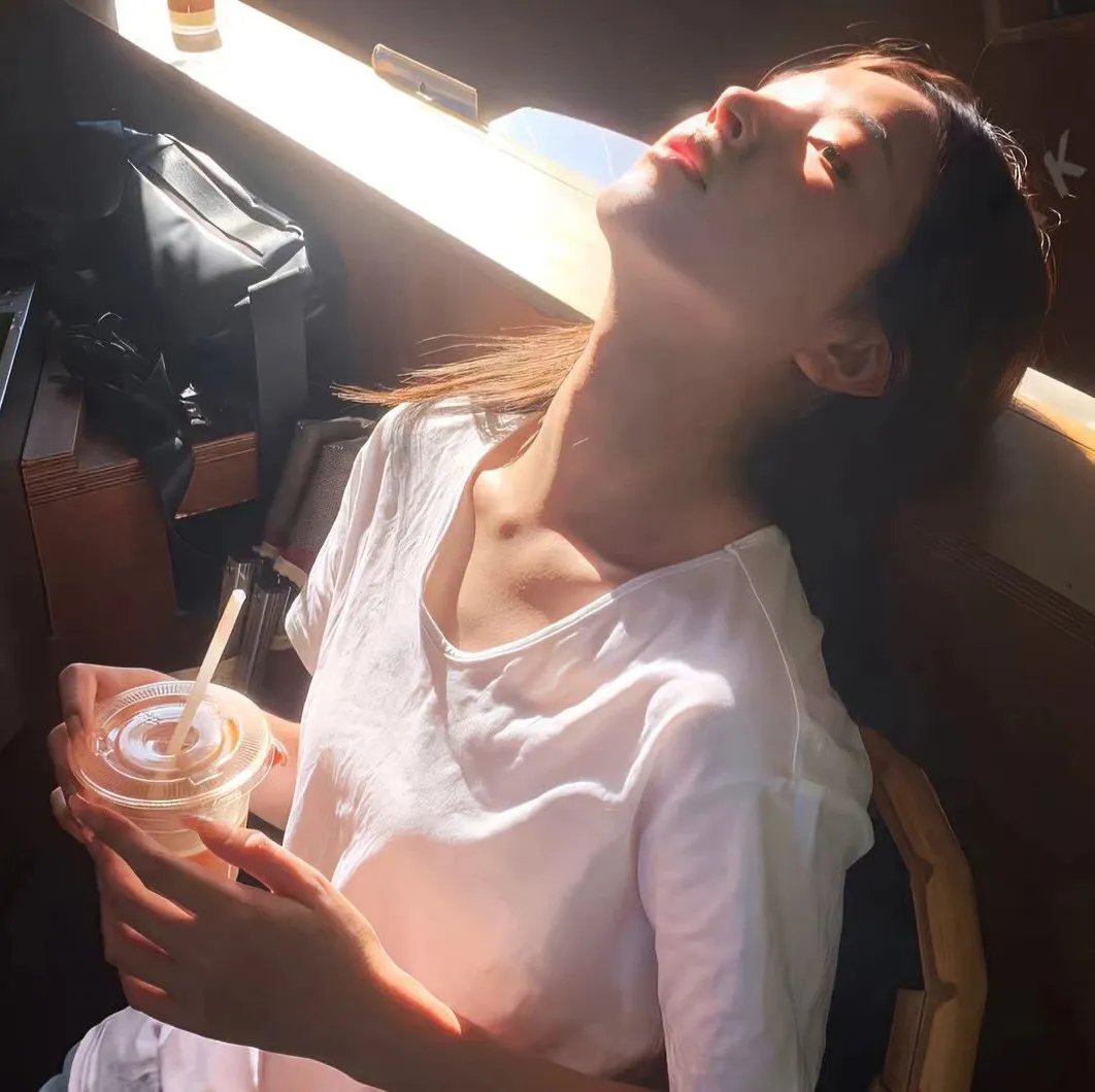 美女与液体人
